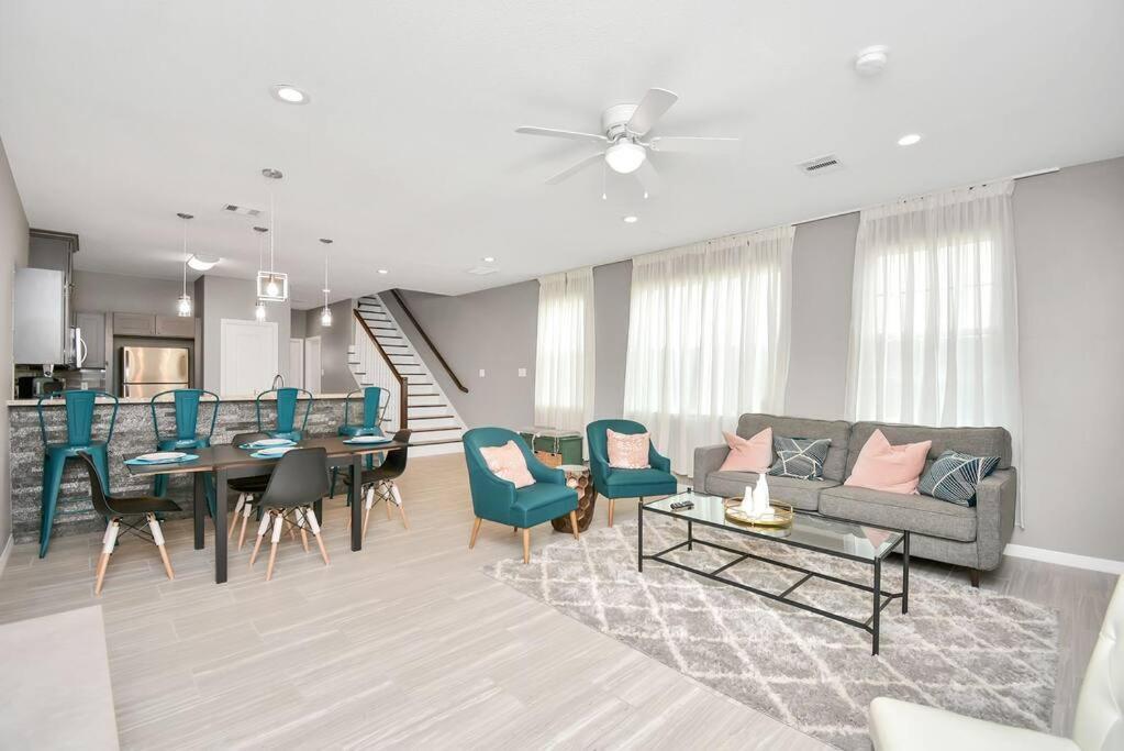 Holiday home Rodeo Ready!!!! Modern 3 Bedroom *